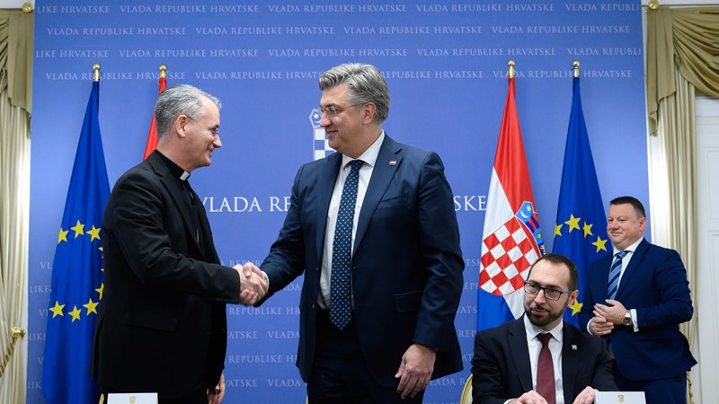 Potpisivanjem sporazuma postignuti preduvjeti za izgradnju novog maksimirskog stadiona; Plenković: Ovo je povijesni dan